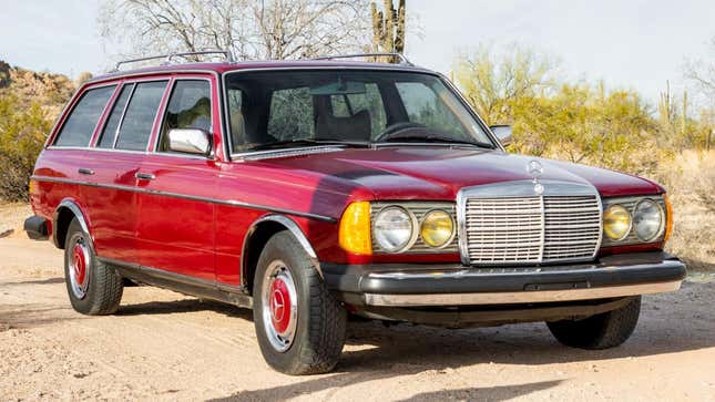 This Mercedes-Benz Diesel Wagon Has 782,000 Miles And Still Looks Mint