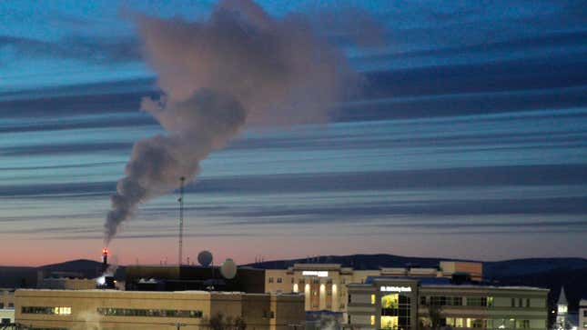Photo of a power plant smoke plume