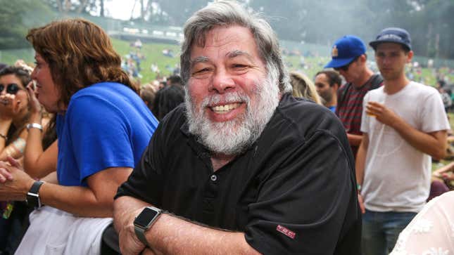 Imagen para el artículo titulado La nueva startup de Steve Wozniak lanzará &quot;cientos de satélites&quot; para estudiar la basura espacial
