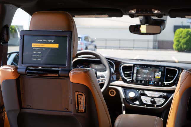Image for article titled 1,000 Miles In a Chrysler Pacifica Taught Me Minivan Supremacy