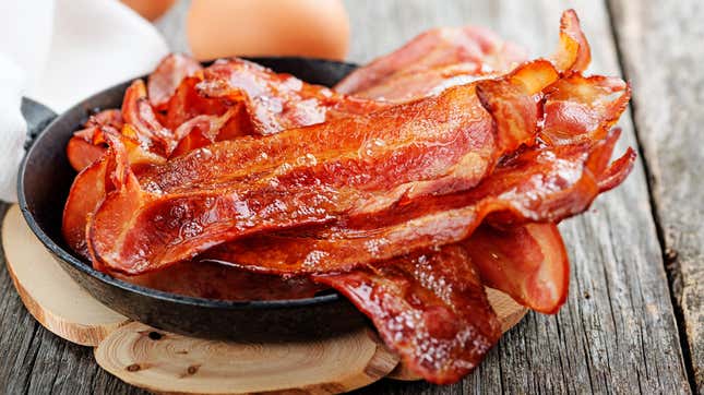 Image for article titled How to Remove Thin Bacon From Its Packaging Without Tearing It