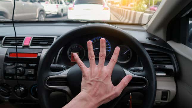 Image for article titled This Is How You Should Respond to Road Rage