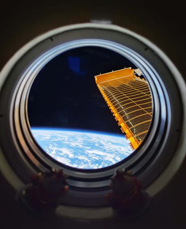 Imagen para el artículo titulado Otro punto de vista: China publica nuevas fotos desde su estación espacial y la superficie de Marte