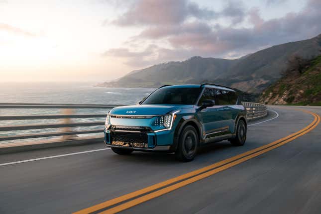 Image for article titled 2024 Kia EV9 Electric Three-Row SUV Promises 300 Miles of Battery Range in the U.S.