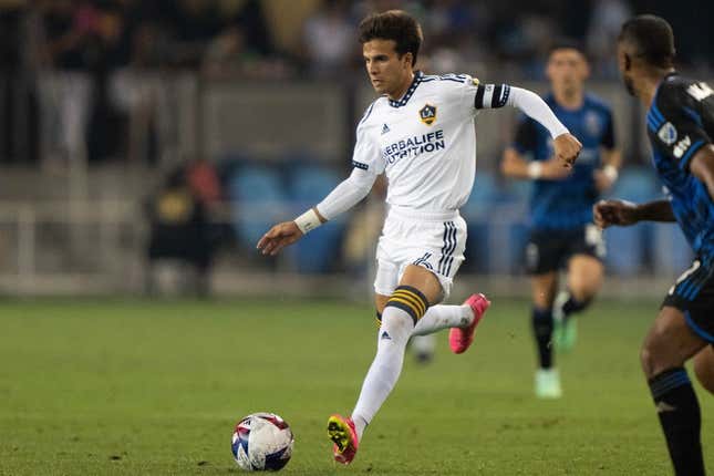 Aug 30, 2023; San Jose, California, USA;  Los Angeles Galaxy midfielder Riqui Puig (6) controls the ball during the second half against the San Jose Earthquakes at PayPal Park.
