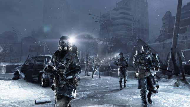 Soldiers wearing masks and black full-body tactical gear run across a snowy, barren sidewalk.