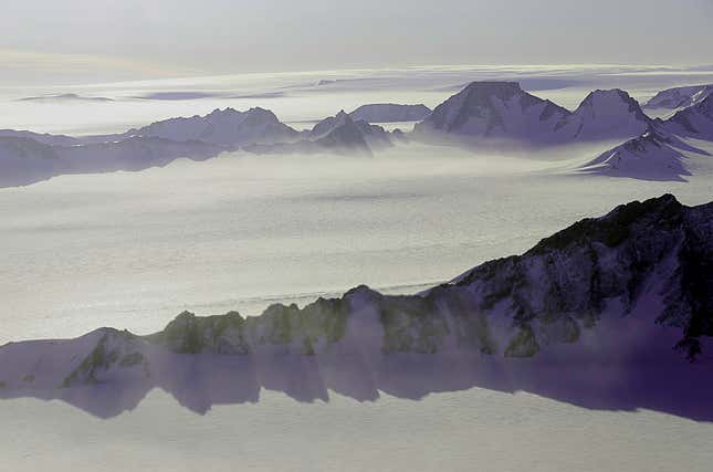 Image for article titled Aerial NASA photos reveal Antarctica’s most remote areas