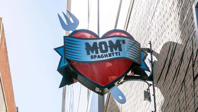 Mom's Spaghetti pasta joint sign