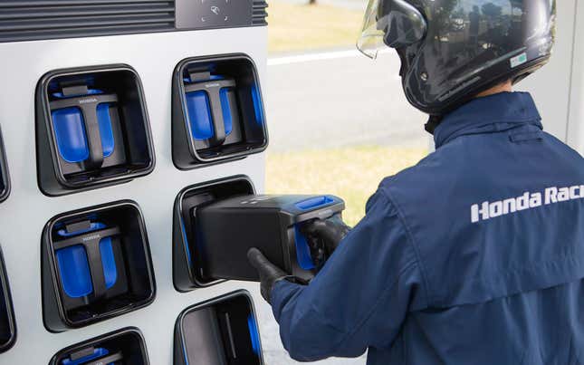 Image for article titled Honda Is Bringing Battery Exchange Stations to Japan