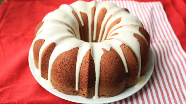 Image for article titled Make This Apple Cider Cake When You&#39;re Over Pie