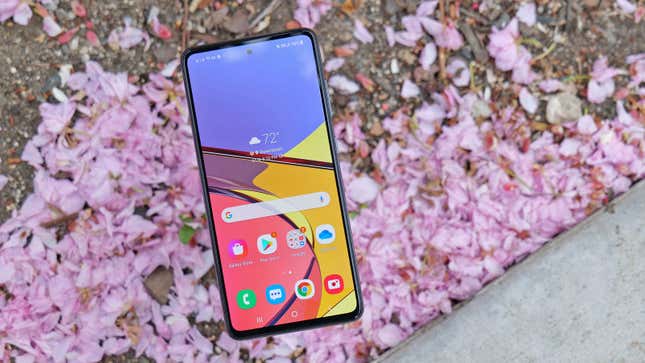 Image for article titled Smartphone Prices Are Out of Control. Here Are the Budget Phones That Don’t Suck, According to Gizmodo