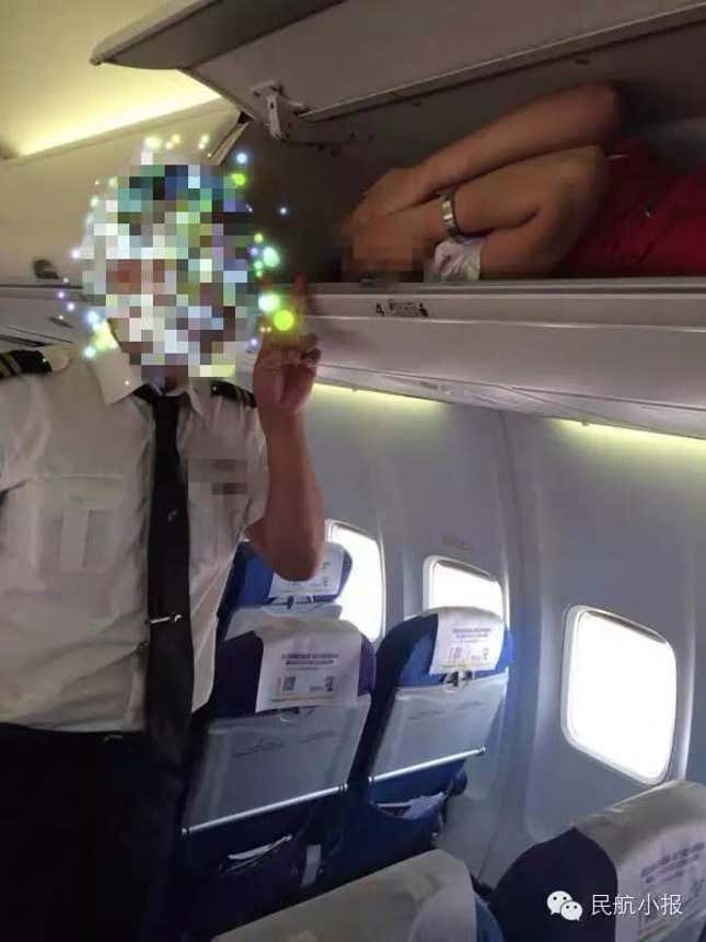 Image for article titled The latest evidence that flight attendants in Asia have it rough