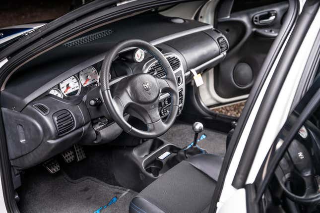 Bild für Artikel mit dem Titel „Jemand hat möglicherweise zu viel für diesen Dodge Neon SRT-4 mit geringer Kilometerleistung bezahlt“.