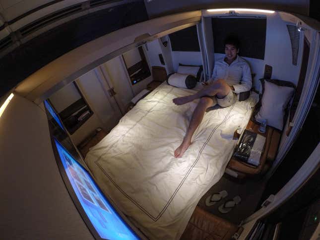 Image for article titled What it’s like to fly the $23,000 Singapore Airlines Suites class