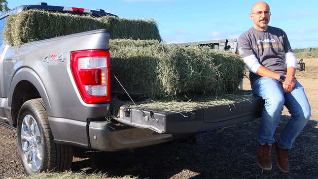 Image for article titled This Is How The Ford F-150's Taillight Scales Work