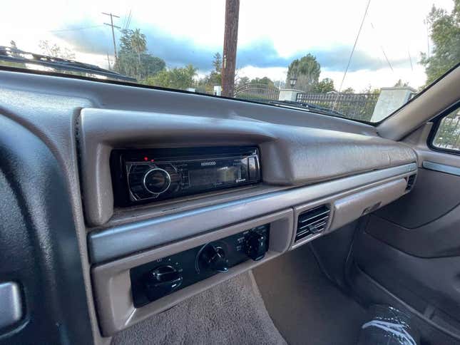 Image for article titled At $6,500, Does This 1994 Ford F250 XLT Work for You?