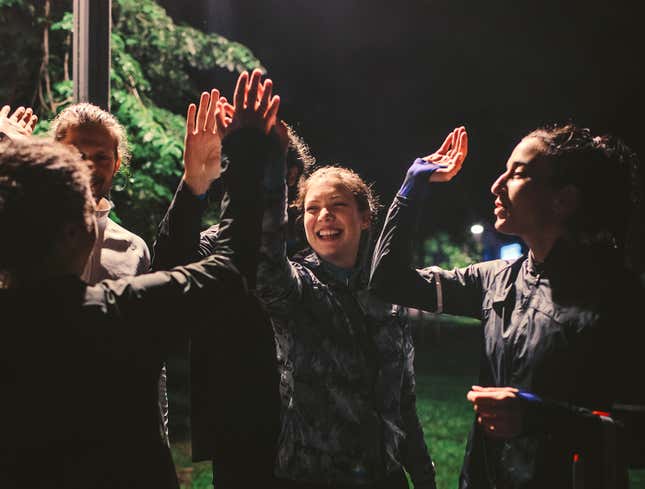 Image for article titled Friends Attempt To Salvage Grindingly Boring Night Out With High Five