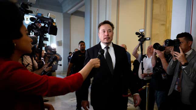 Image for article titled Senate Probe Wants to Know Exactly What Elon Musk Did in Ukraine