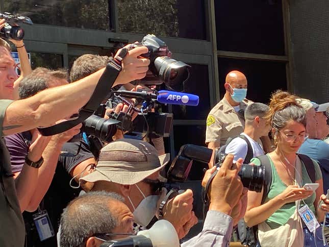 Image for article titled The Bleak and Necessary Media Circus Around Freeing Britney