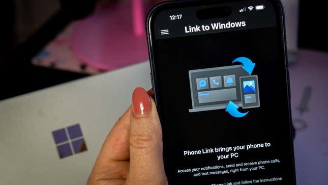 A photo of the Windows Phone Link on iOS