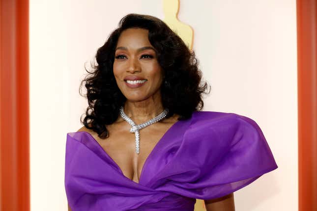  Angela Bassett attends the 95th Annual Academy Awards on March 12, 2023 in Hollywood, California.