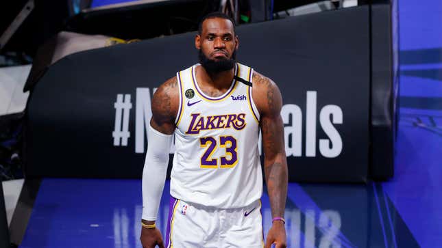 LeBron James' 1-emoji reaction to changing jersey number from 6 to 23