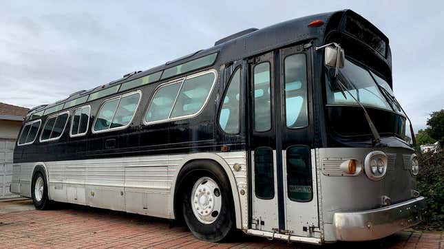 Image for article titled One Of The Greatest Transit Buses Ever Made Can Be Yours For Dirt Cheap