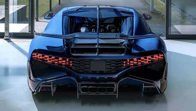 Imagen para el artículo titulado Este es el último Bugatti Divo: fabrican y venden el último hiperauto de 5 millones de euros