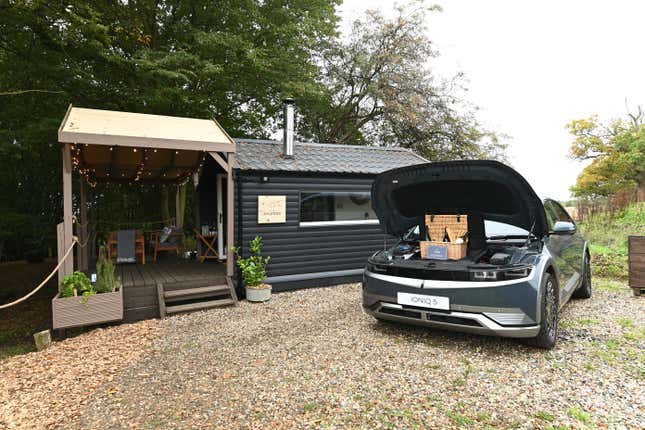 Image for article titled Hyundai Built a Mini Resort Powered Entirely by Ioniq5s