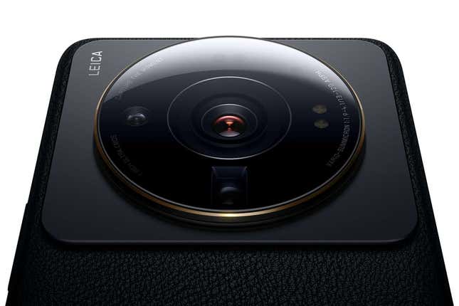 Imagen para el artículo titulado El nuevo Xiaomi 12S Ultra ya está aquí, y tiene una cámara enorme