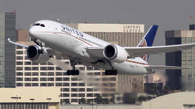 Image for article titled United Flies First Plane With 100% ‘Sustainable Aviation Fuel’