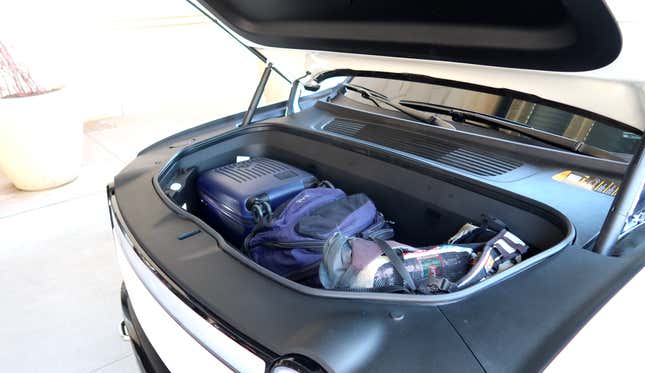 Image for article titled Your Guide To The 2022 Rivian R1T Electric Pickup's Incredible Gadgets