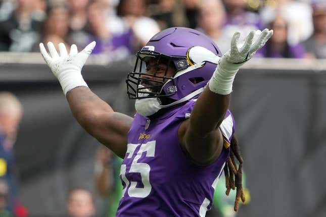 Oct 2, 2022; London, United Kingdom; Minnesota Vikings linebacker Za&#39;Darius Smith (55) celebrates after a sack in the first quarter against the New Orleans Saints during an NFL International Series game at Tottenham Hotspur Stadium.