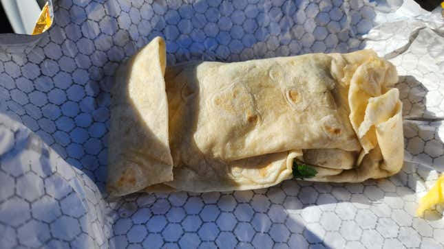 标题为Hardee's Philly Cheesesteak早餐墨西哥卷饼的文章图片纯净的食物