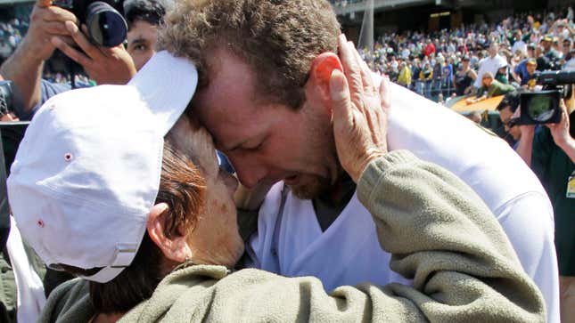 Image for article titled A shoutout to memorable mom moments in sports history