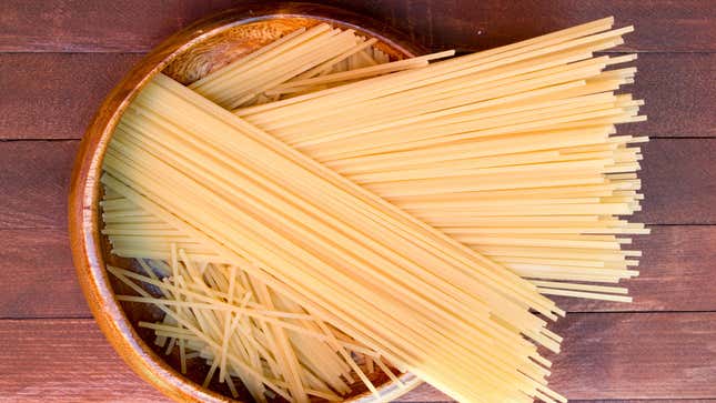 Image for article titled Use Uncooked Pasta as an Impromptu Skewer