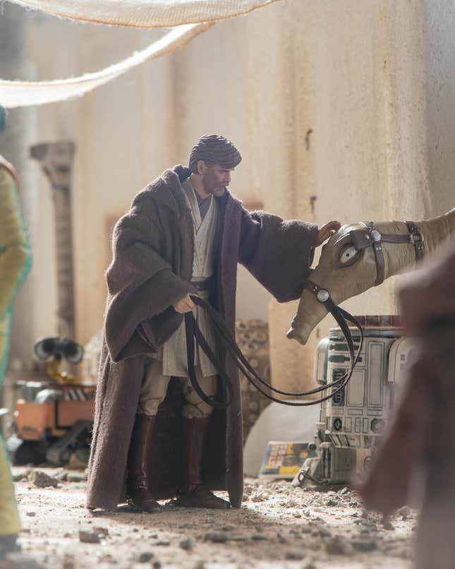 Image for article titled Enjoy These Incredible Star Wars Toy Photos for May 4