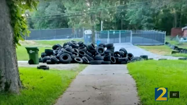 Image for article titled Some Dumbass Dumped A Pile Of Tires In A Cancer Patient&#39;s Driveway, Trapping Her At Home