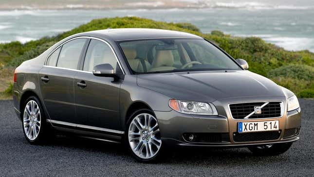 Image for article titled Volvo Is Recalling 460,769 Cars Over Airbags After Someone Died In A &#39;Rupture Incident&#39;