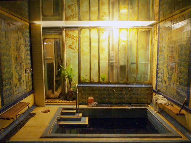 Les bains d’Asniers (Asniers baths), Ronan Jim Sevellec