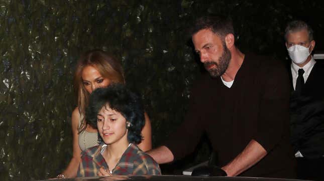 Jlos Daughter Emme Takes Ben Affleck To Dinner In Weho 