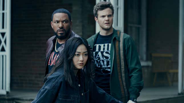 M.M. (Laz Alonso), Kimiko (Karen Fukuhara), and Hughie (Jack Quaid) in a scene from The Boys. 