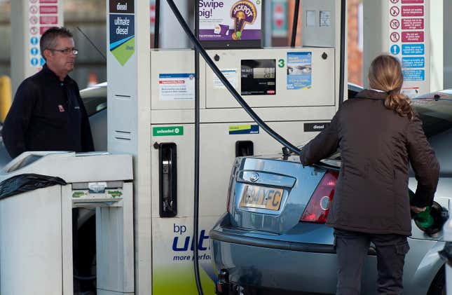 Image for article titled Here&#39;s When You Buy Gas