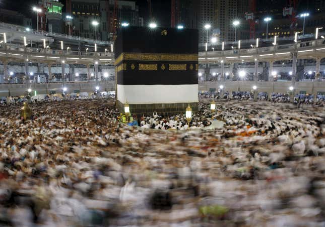 Image for article titled Hajj 2015: Millions gather in Mecca to worship, in stunning photos
