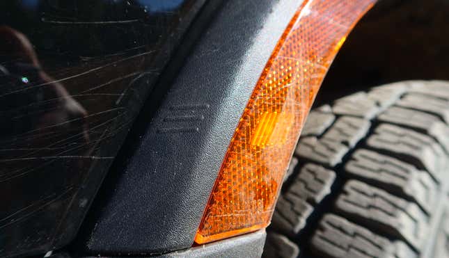 Image for article titled Your Guide To The 2022 Rivian R1T Electric Pickup's Incredible Gadgets