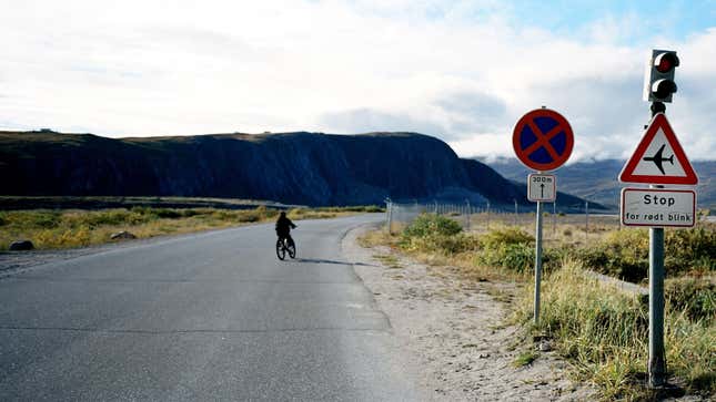 Image for article titled Greenland Is Aiming To Build Its First-Ever Road Between Cities