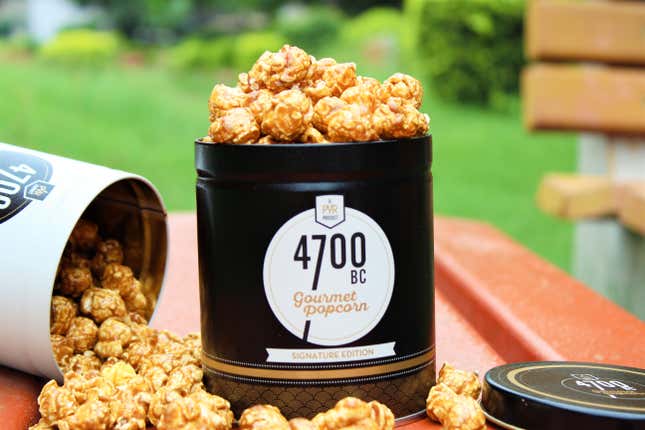 4700BC uses “mushroom” corn, a variant that produces larger, rounder pieces of popcorn.