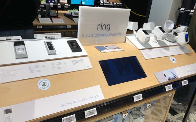 Image for article titled A visit to Amazon 4-star, the online retailer’s newest physical store
