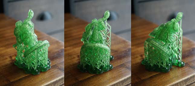 Tres vistas de un espectacular enano creado por Dragon’s Forge Miniatures.