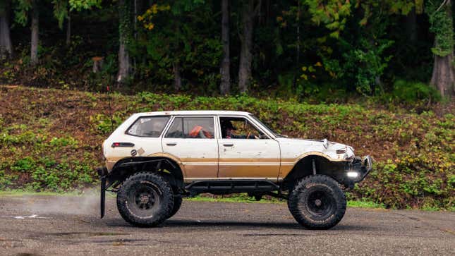 Image for article titled Longroof Fanatics Celebrate Luggage Space At WagonFest